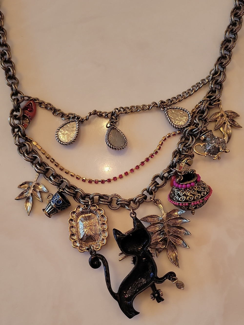 Rare Vintage Betsey Johnson Moroccan Cat Multi-Charm Layered Statement Necklace - Picture 11 of 12